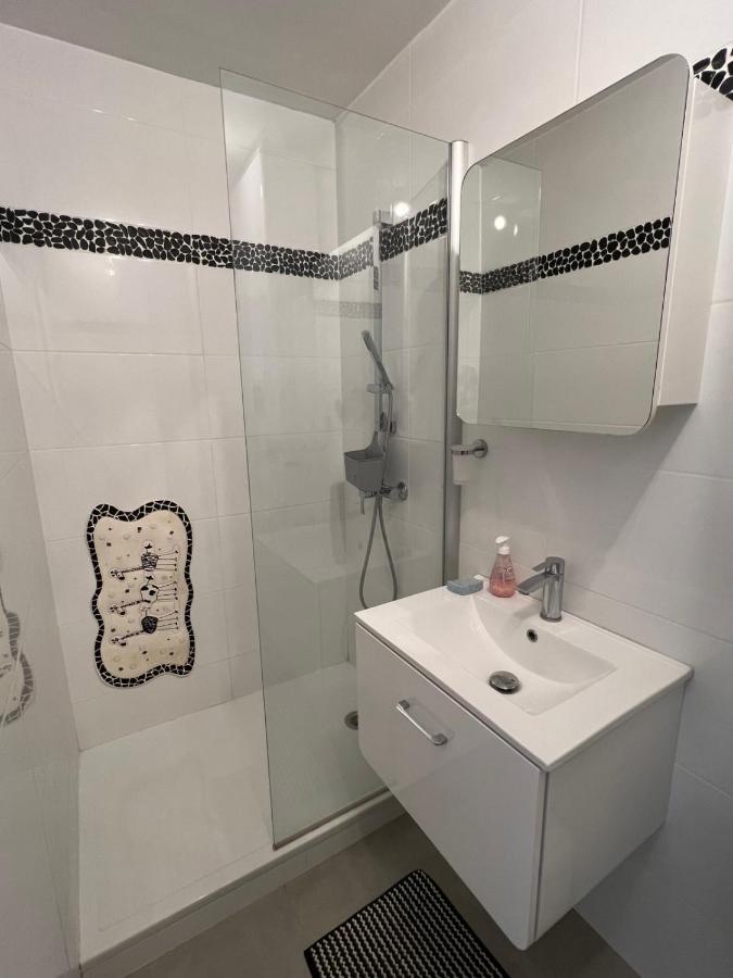 Les Pieds Dans Le Sable Appartement Vue Mer 1 Chambre 1 Cabine Le Grau-du-Roi Buitenkant foto